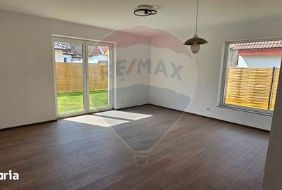 Casă cu 3 camere cu Teren 300 Mp în Central - 2