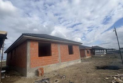 Casă cu 4 camere în Odoreu