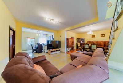 Casă individuală cu 5 camere cu Canalizare în Central - 14