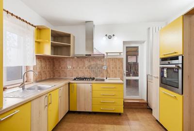 Casă cu 5 camere cu Teren 1000 Mp în Dobrovăț - 6