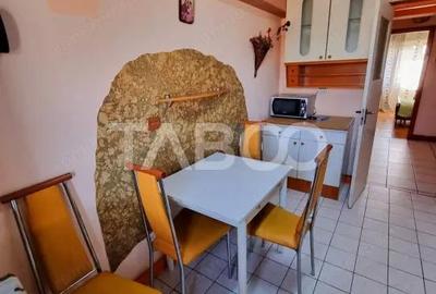 Apartament cu 4 camere decomandat, mobilat în Central - 2