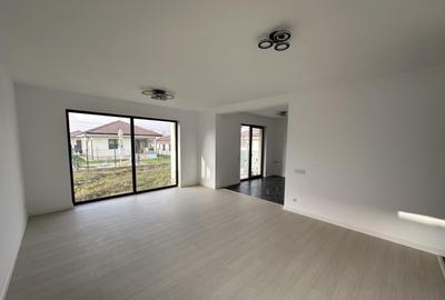 Casa Parter Finisata la Cheie, Living Luminos ?i Curte Ma - 4