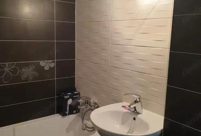 Apartament cu 2 camere decomandat în Soarelui