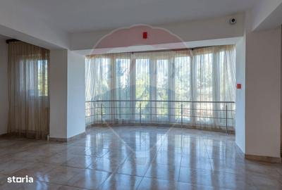 Spațiu comercial, de 3,250 mp, în Central - 11