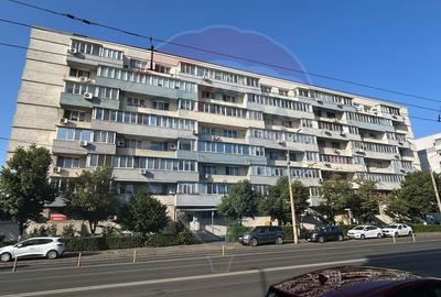 Apartament cu 3 camere semidecomandat în Gara de Nord
