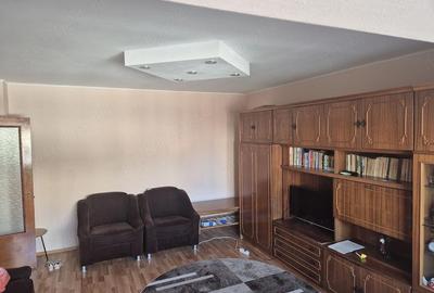 Apartament cu 3 camere decomandat în Teilor - 1