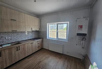 Casă cu 5 camere cu Canalizare în Roșu - 6