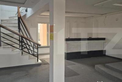 Apartament cu 4 camere decomandat în Careiului - 1