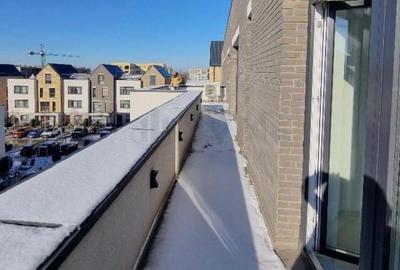 Apartament cu 3 camere semidecomandat, mobilat în Pipera