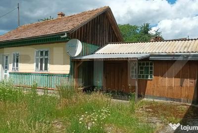 Casă cu 2 camere cu Teren 4118 Mp în Central - 4