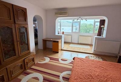 Apartament cu 2 camere decomandat în Traian - 1