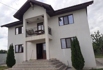 Casă cu 3 camere în Cotești - 10