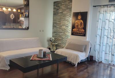 Penthouse cu 4 camere decomandat, mobilat în Teilor