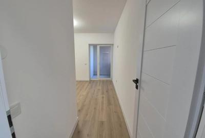 Apartament de vanzare, cu 3 camere, 62 mp, zona Calea Surii Mici - 2