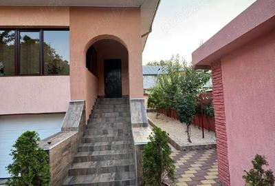 Casă cu Teren 740 Mp în Central - 2