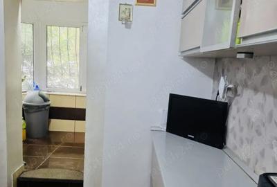 Apartament cu 3 camere, 2 bai, balcon si boxa -- parter inalt, zona Eliberarii - 5