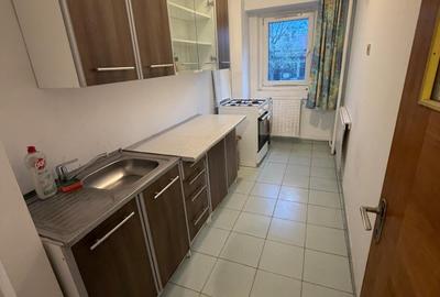 Garsonieră decomandată, mobilată în P-ța Muncii - 2