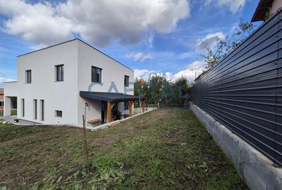 Casa noua superba, finisata si partial mobilata Casa noua superba, finisata si partial mobilata - 3