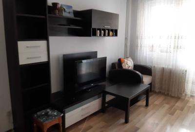 Apartament cu 2 camere semidecomandat în Berceni