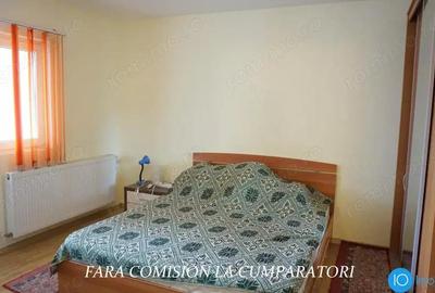 BUJORENI, CASA CU SPATII GENEROASE - 13