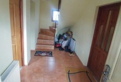 Comarnic vila  2010 P+1+pod,mobilata,utilata, teren 1811mp imprejmuit - 3