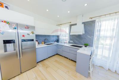 Penthouse cu 4 camere nedecomandat în Central - 29