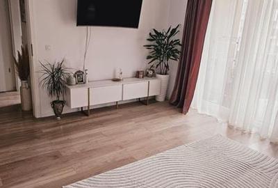 Apartament cu 3 camere decomandat, mobilat în Tractorul - 3