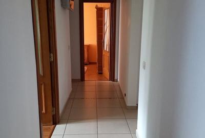 Apartament cu 4 camere decomandat în Titan - 10