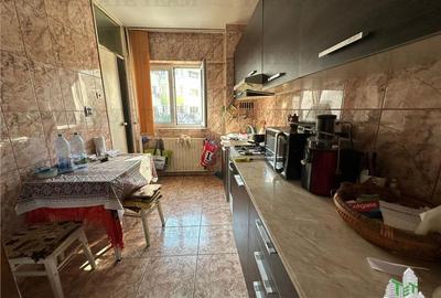 Apartament 3 camere de vanzare langa metrou zona Aviatiei Bucuresti - 9