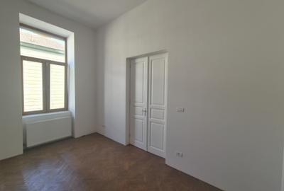 Apartament cu 3 camere semidecomandat în Central - 6