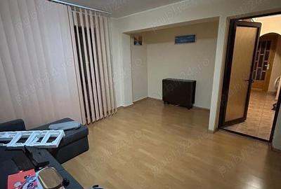 Apartament cu 2 camere decomandat în Micro 20 - 2