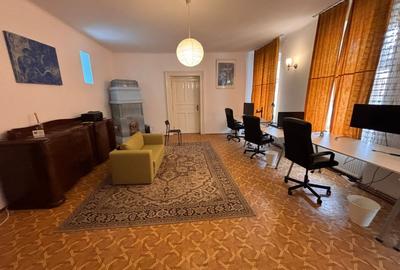 Apartament 3,5 camere,100mp, etaj 1-strada Postavarului - 1
