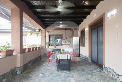 Casa cu piscina, panouri foto voltaice in Comana - 3