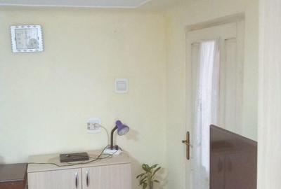 Casă cu 4 camere decomandat în Central - 4