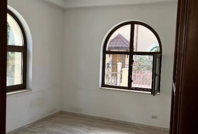 Închiriere vilă 6 camere zona Mitropoliei (parte și demisol) - 2