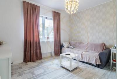 Casă cu 3 camere cu Piscina în Central - 1