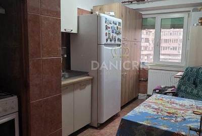Apartament cu 3 camere decomandat în Casa de Cultură - 4