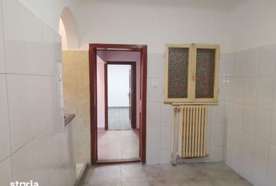 Casă cu 8 camere cu Teren 250 Mp în Grivița - 11