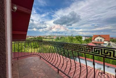 Vila de vanzare pe Str.Strugurilor/Terezian - 15