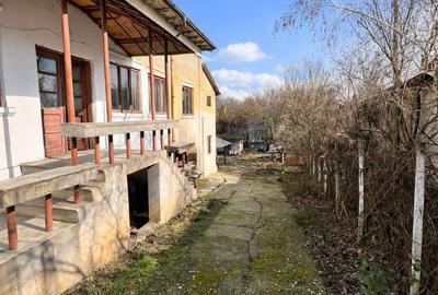 Casă cu 3 camere cu Canalizare în Central - 9