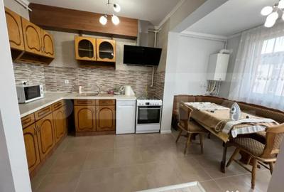 Apartament cu 3 camere semidecomandat în Florești - 2