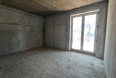 Casă cu 9 camere cu Teren 375 Mp în Titan - 14