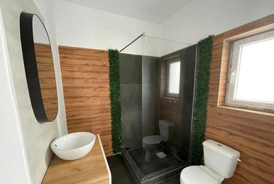 Casă cu 3 camere cu Teren 250 Mp în Central