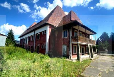 Cladire mixta cu teren ?i hala vad comercial DN11, O - 1