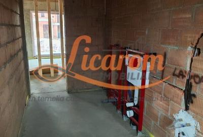 Casă individuală cu 4 camere cu Canalizare în Cristian - 2