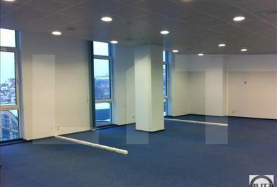 Spațiu comercial, de 290 mp, în Central