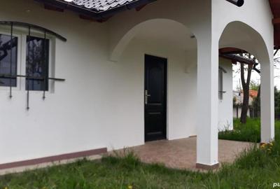 Casă cu 3 camere cu Teren 500 Mp în Predeal - 2