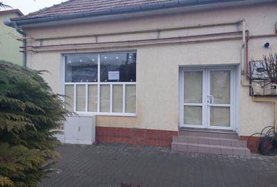 Spațiu comercial, de 100 mp, în Central - 3