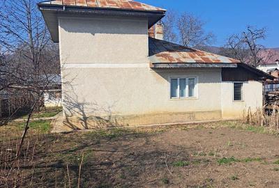 Casă cu 5 camere cu Teren 1000 Mp în Dărmănești - 8