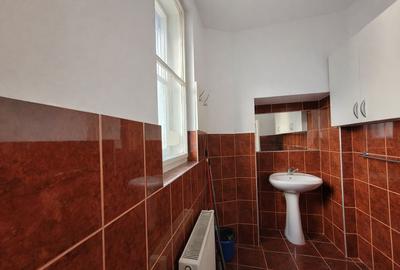 Birou, de 40 mp, în Central - 4